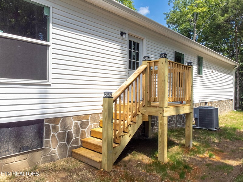 135 Pinecrest Dr, Loudon, TN 37774