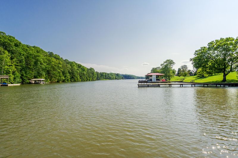 135 S Victoria Rd, Kingston, TN 37763