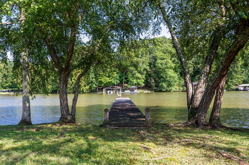 135 S Victoria Rd, Kingston, TN 37763