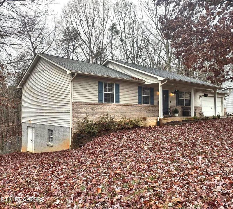 135 Skyline Ln, Powell, TN 37849