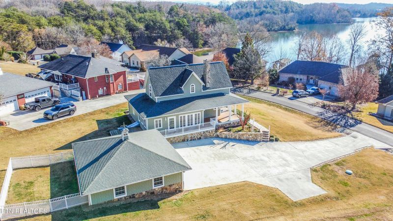 135 Southcove Dr, Greenback, TN 37742