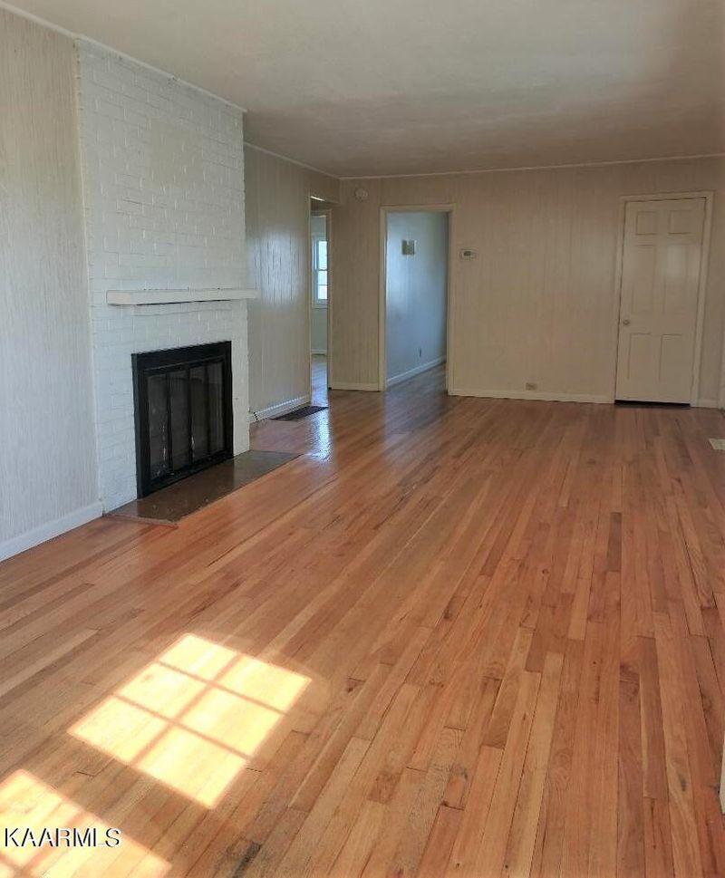 135 Utah Ave, Oak Ridge, TN 37830