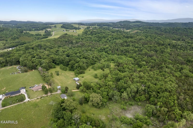 1350 Brogan Rd, Morristown, TN 37813