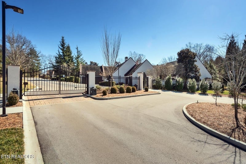 1350 Orleans Dr, Knoxville, TN 37919