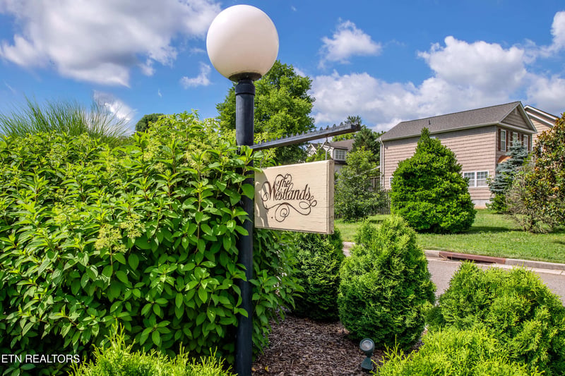 1350 Orleans Dr, Knoxville, TN 37919