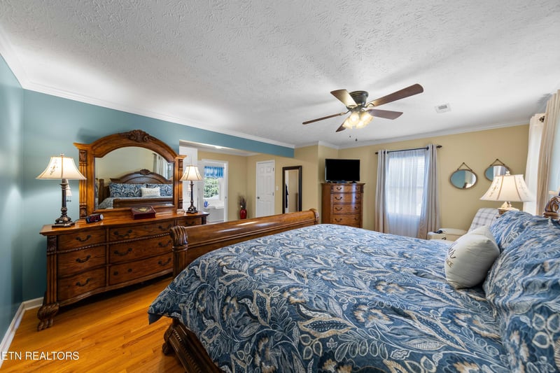 1351 Grand Colony Ln, Powell, TN 37849