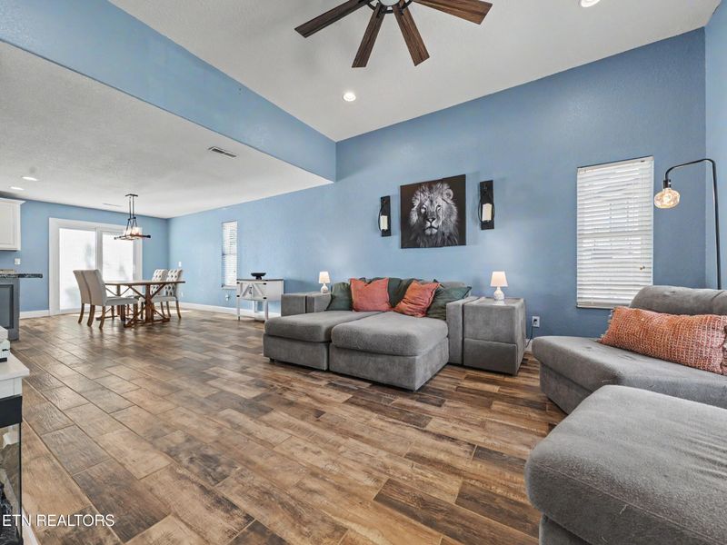 1351 Wisteria Ln, Sevierville, TN 37862