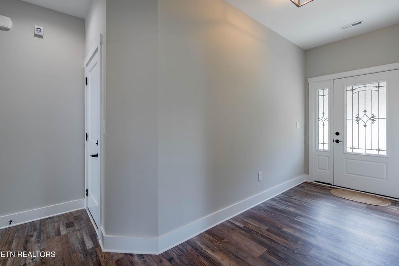 1352 Dutch Valley Rd, Clinton, TN 37716