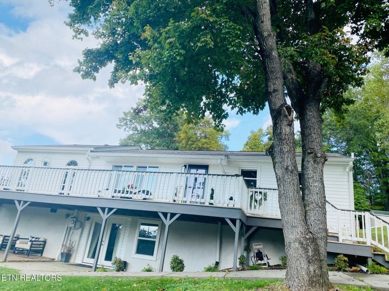 1353 Byrd Cir, Kingston, TN 37763