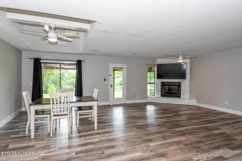 1354 Fork Rd, Greenback, TN 37742