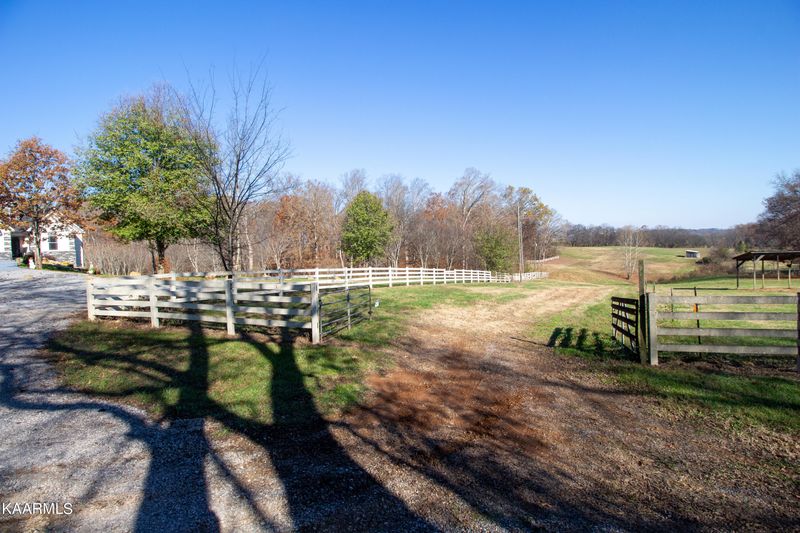 1354 Old Red Ln, Sevierville, TN 37876