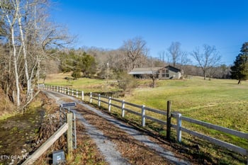 1355 Glover Rd, Rockford, TN 37853