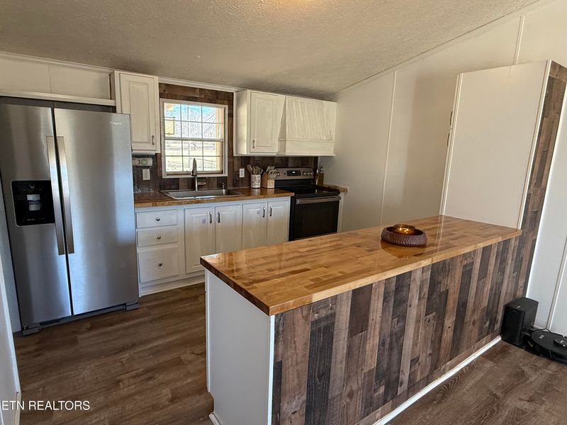 1355 Loudon Hwy, Kingston, TN 37763