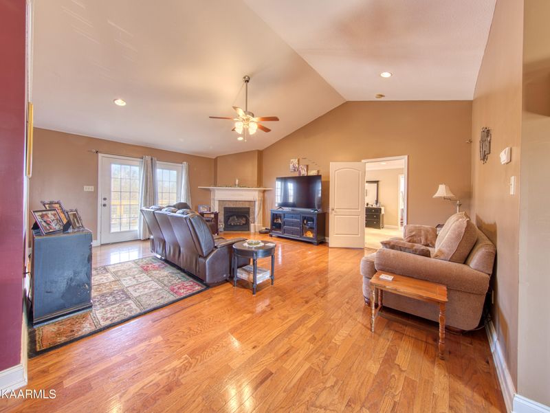1356 Benjamin Blvd, Sevierville, TN 37876