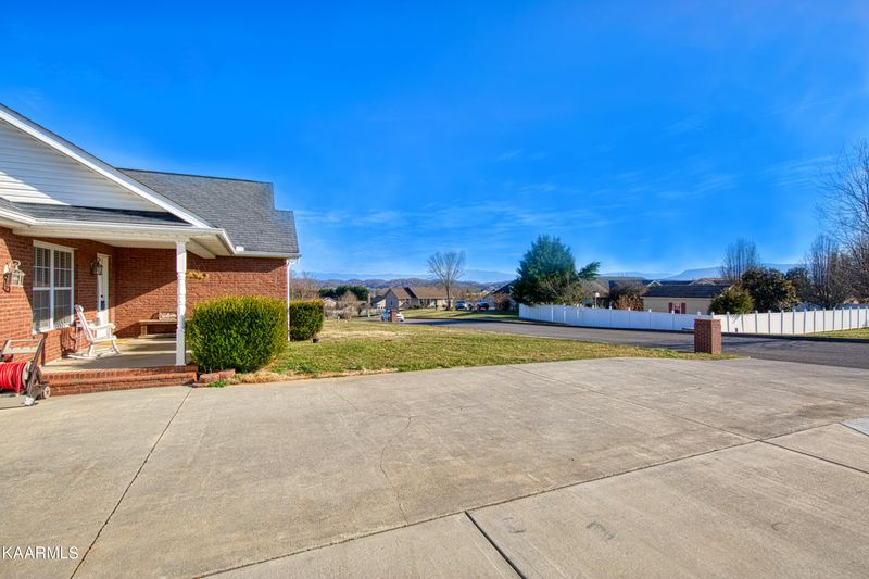 1356 Benjamin Blvd, Sevierville, TN 37876