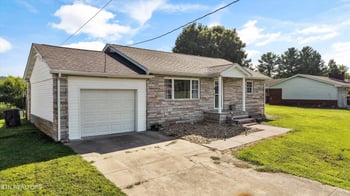1356 Bluegrass Rd, Sevierville, TN 37862