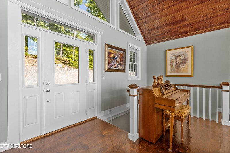 1357 Lakeview Dr, Sharps Chapel, TN 37866