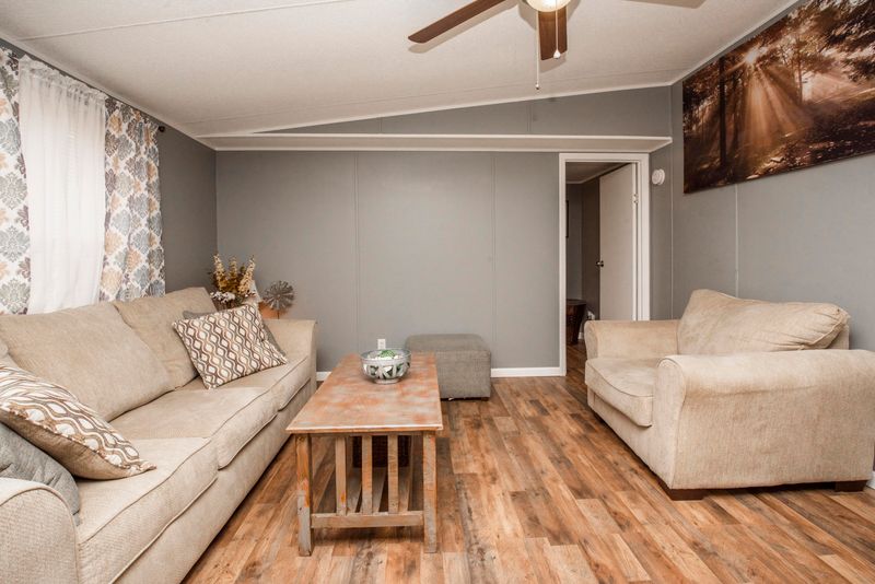 1357 Pine Grove Providence Rd, Loudon, TN 37774