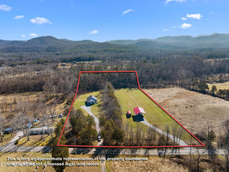 1358 Cherry St, Rutledge, TN 37861
