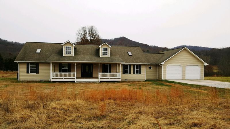 1358 Clay Hill Road Rd, Winfield, TN 37892