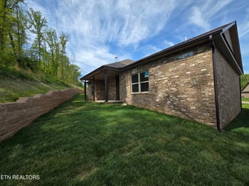 1358 Kenzi Rose Ln, Knoxville, TN 37918