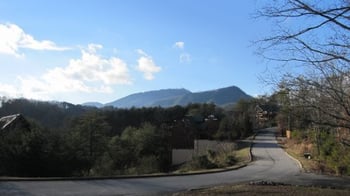 1358 Zachary Thomas Ln, Pigeon Forge, TN 37876