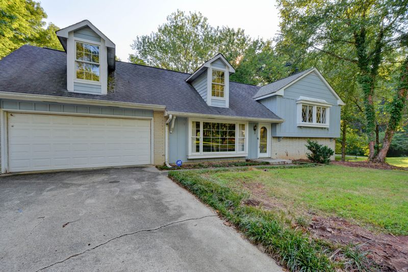 136 Balboa Cir, Oak Ridge, TN 37830