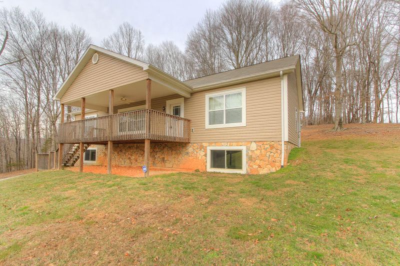 136 Black Fox Hollow Rd, Washburn, TN 37888