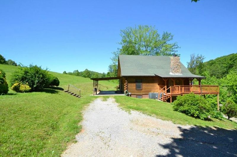 136 Blacksferry Rd, Knoxville, TN 37931