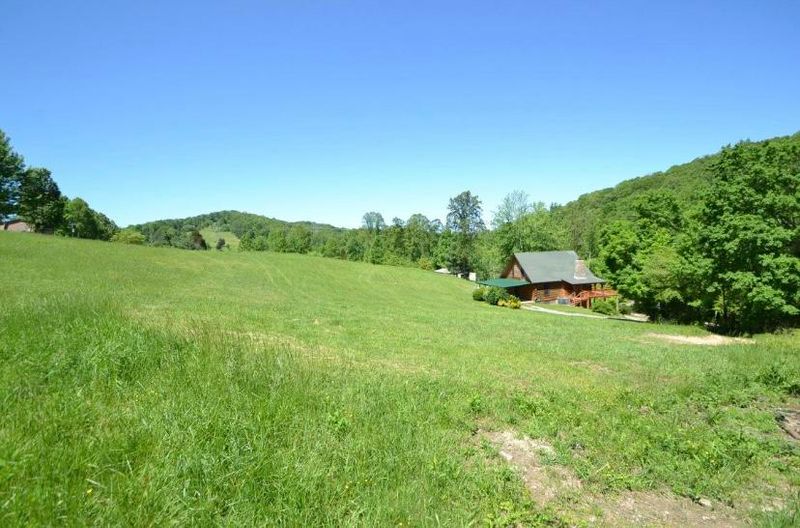 136 Blacksferry Rd, Knoxville, TN 37931