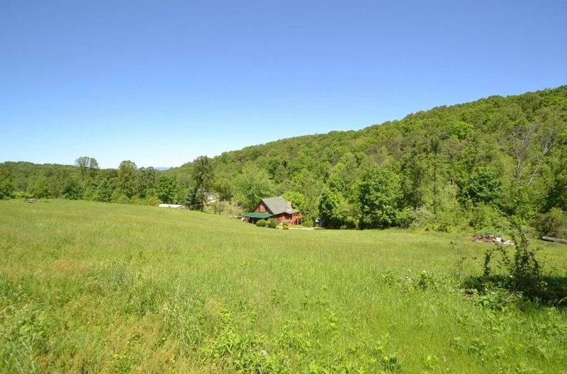 136 Blacksferry Rd, Knoxville, TN 37931