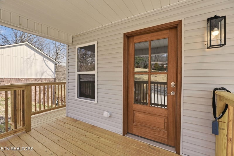 136 California Ave, Oak Ridge, TN 37830