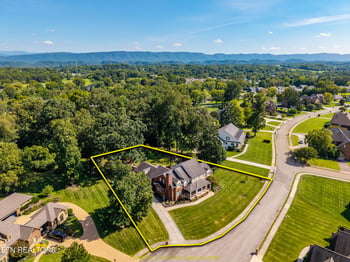136 Charles Earl Ln, Maryville, TN 37803