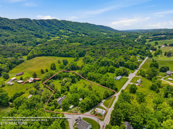 136 Clinchview Ln, Washburn, TN 37888