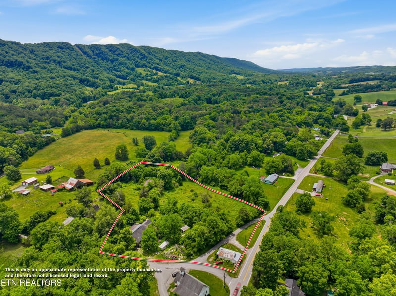 136 Clinchview Ln, Washburn, TN 37888