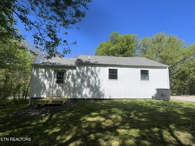 136 E Wolf Valley Rd, Heiskell, TN 37754