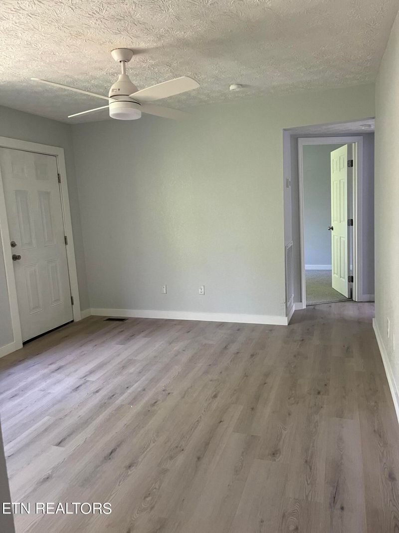 136 E Wolf Valley Rd, Heiskell, TN 37754