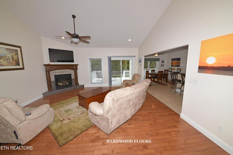 136 Forest Hill Dr, Fairfield Glade, TN 38558