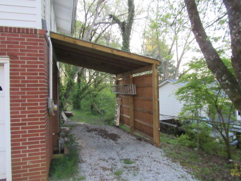 136 Highland Ave, Oak Ridge, TN 37830
