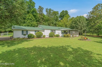 136 Holber Rd, Harriman, TN 37748