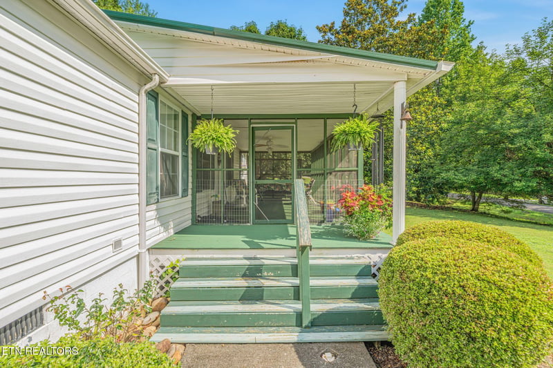 136 Holber Rd, Harriman, TN 37748