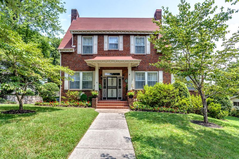 136 Morningside Dr, Knoxville, TN 37915