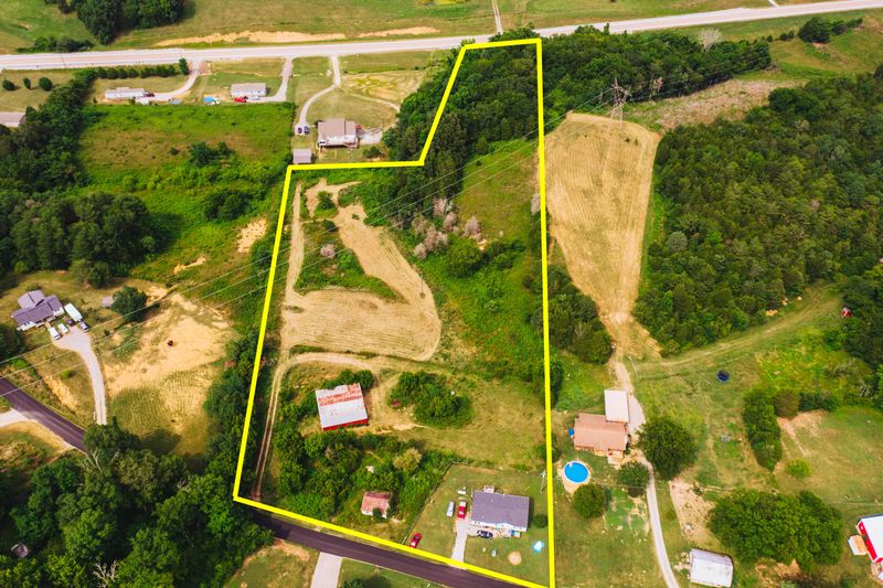 136 Mountain Rd, Luttrell, TN 37779