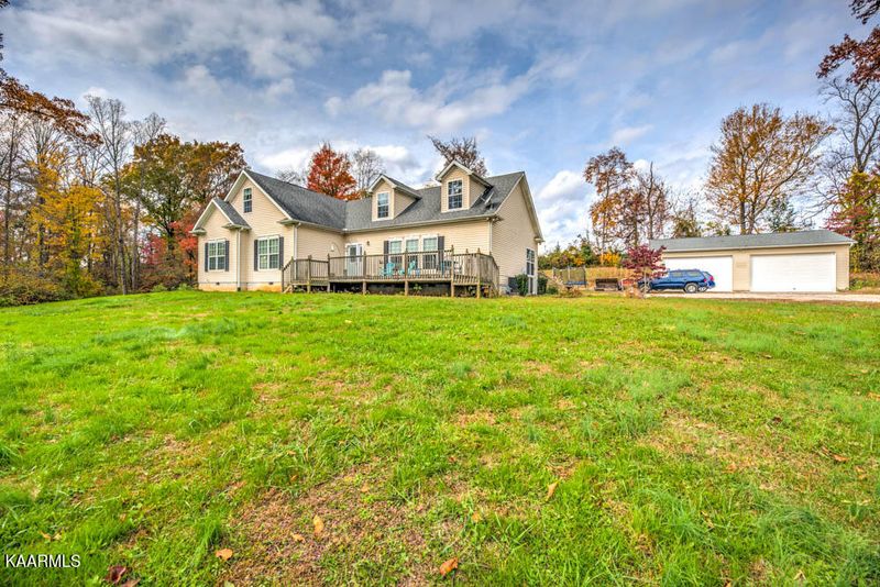 136 Nelson Ln, Clinton, TN 37716