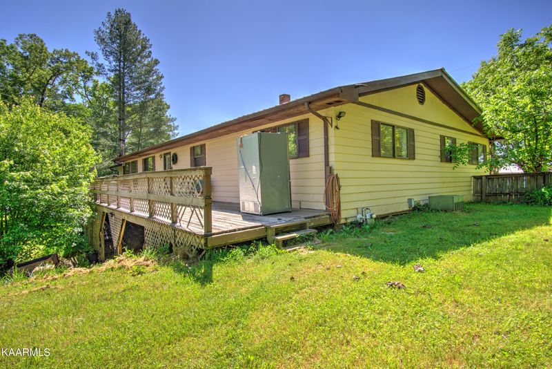 136 Niggs Creek Rd, Oneida, TN 37841