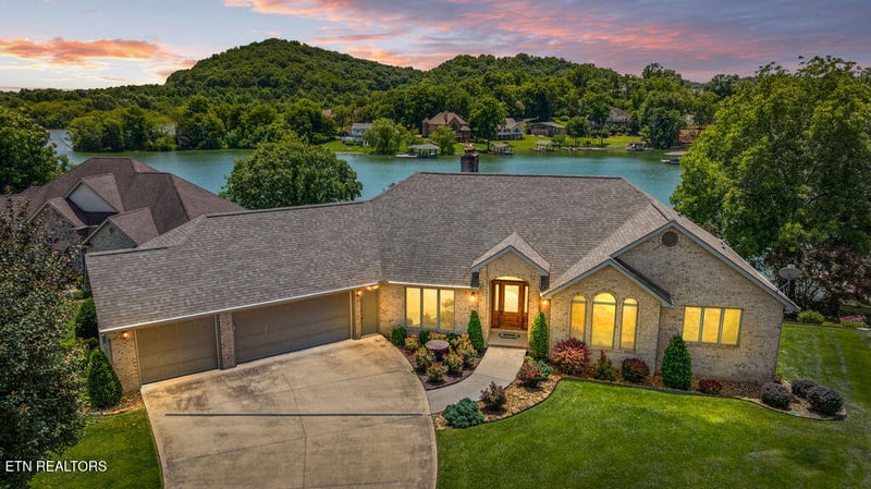136 Oostagala Dr, Loudon, TN 37774