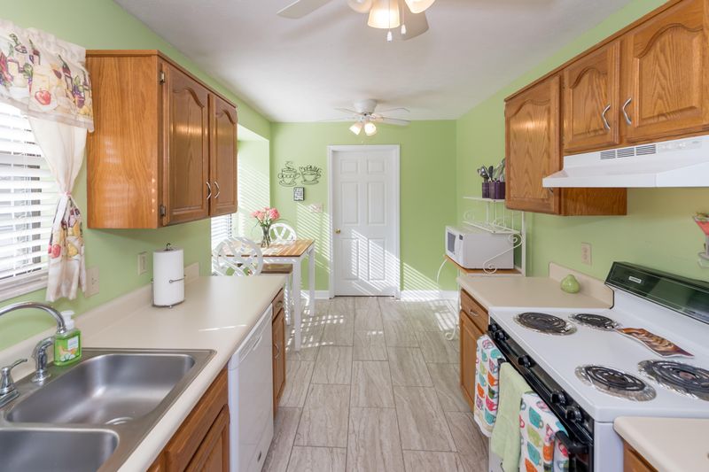 136 Rebel Rd, Harriman, TN 37748