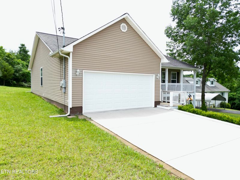 136 Sandy Cir, Lafollette, TN 37766