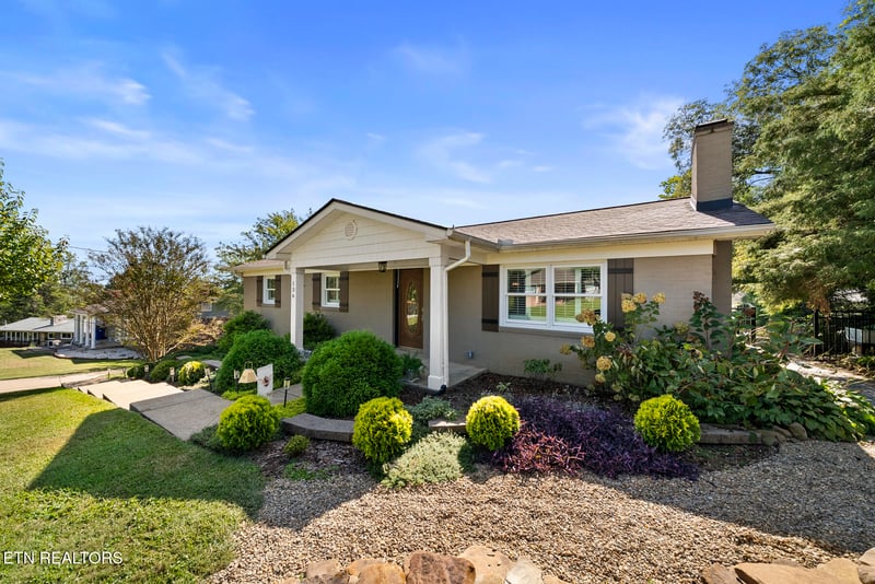 136 Westwood Dr, Clinton, TN 37716