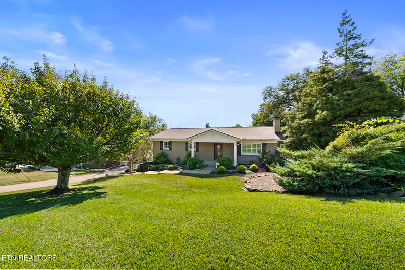 136 Westwood Dr, Clinton, TN 37716